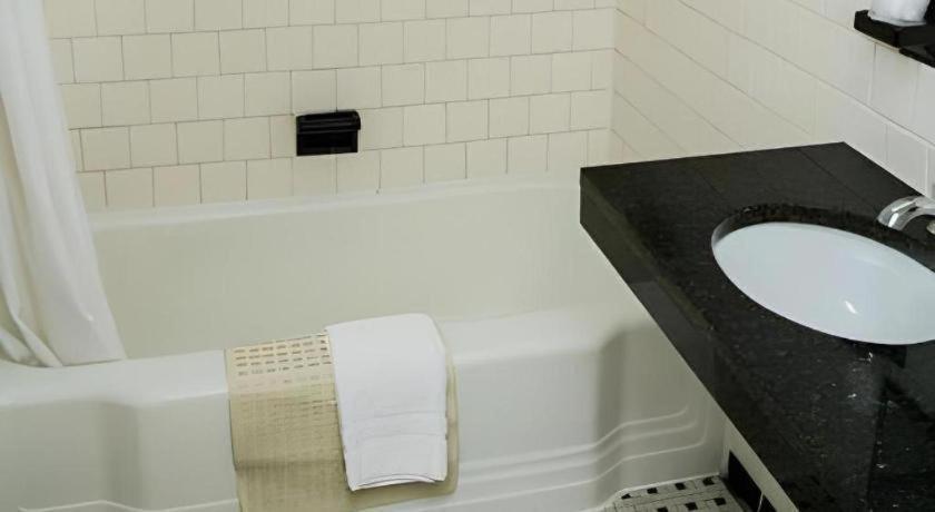 Hotel Harrington 3*